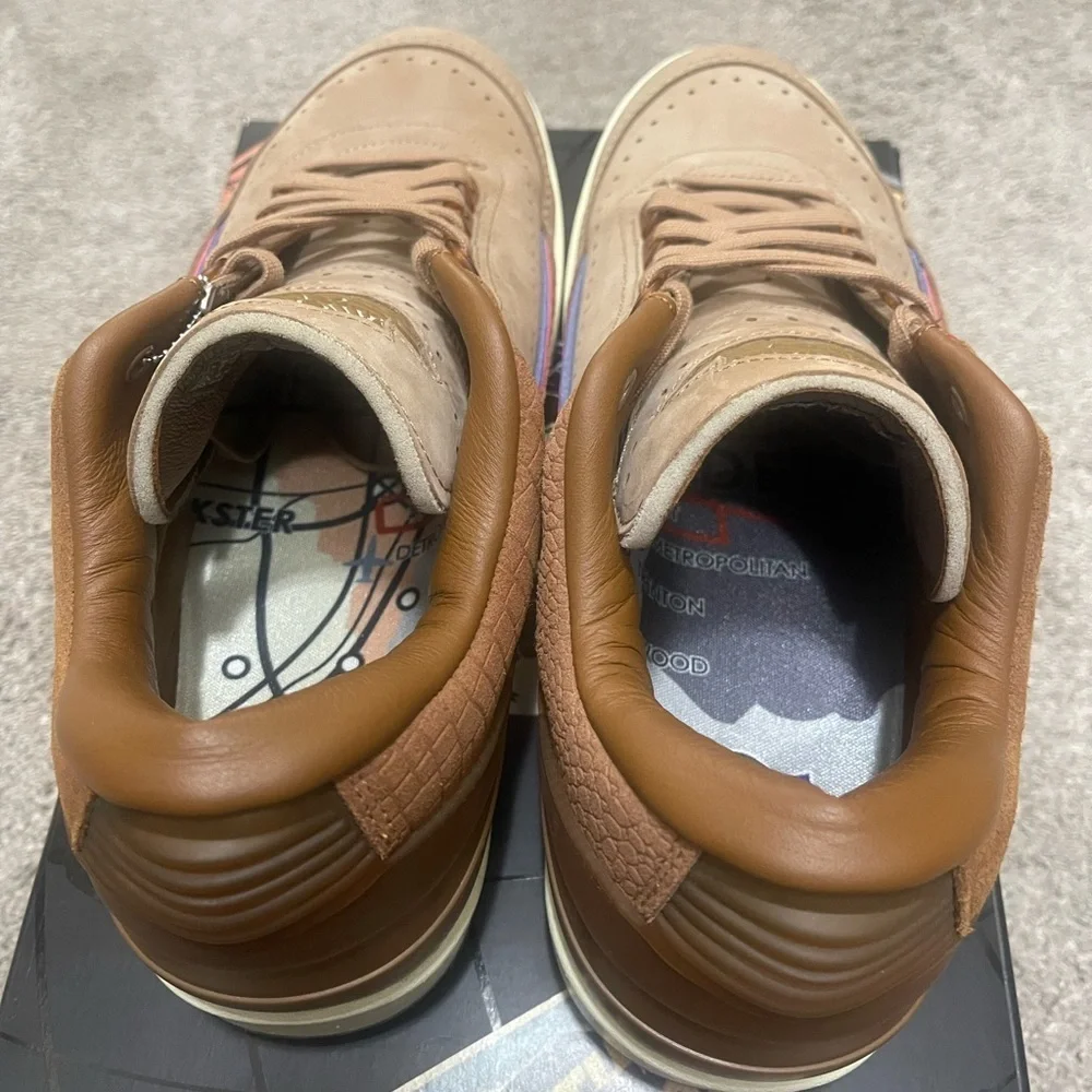AIR JORDAN 2 RETRO LOW SP Detroit - Men’s - Picture 7 of 10